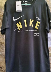 Nike Graphic Tee