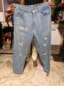 Ripped boyfriend jeans very good condition