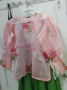 organza floral top.never used