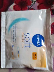 Nivea Soft Daily UV Moisturizing Cream SPF 15