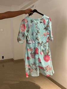 Fixed price, cute little flowery  dress