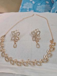 Rose Gold Floral Necklace &amp; Earrings Set