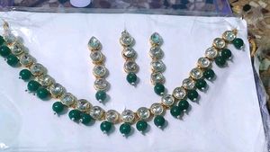 Green Stone Necklace Set