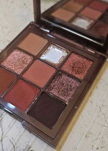 🚨PRICE DROPPED🚨Huda Beauty Nude Rich Palette.