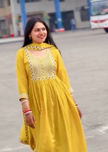 Nayra Cut Embroidery Kurta Set🌼
