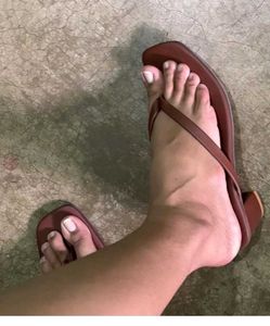 Minimalist Brown heels