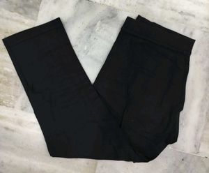 3/4th Black Leggings