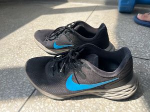 Nike Sports Shoes