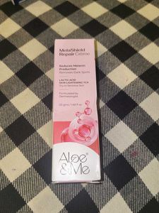 Mela Shield Repair Creme.
