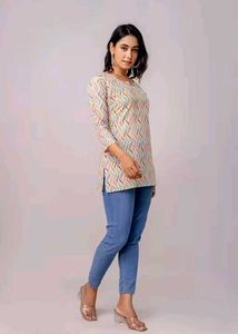 🌸 Stylish Multicolor Short Kurti 🌸