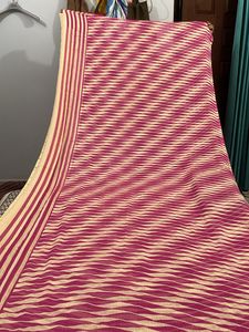 Printed Saree With Golden Thred