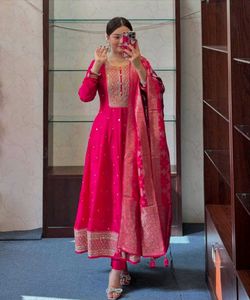 Elegant Pink Anarkali Kurta Set
