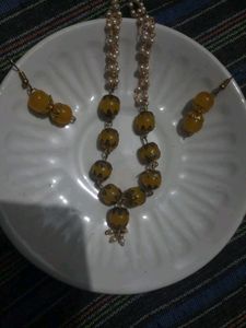 Pearl Necklace With Earrings