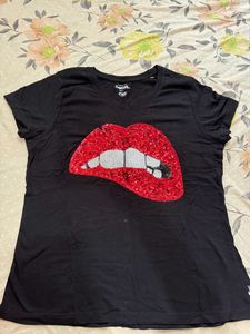 Black Cotton Tee For A Stylish Look