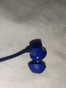 ONEPLUSS HANDFREE GUYS THIS IS VERY GOOD CONDITION