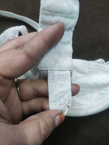 Elegant White Lace Bra 🖤