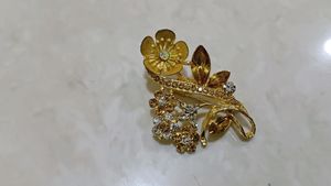 Hey Guys, This Beautiful Saree Pin Is In High Discount, Please Do Check It
