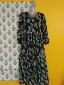 Beautiful Leaf Print Midi Dress