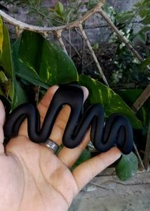 Wavy Black Claw Clip