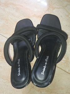 Chic Black Slides