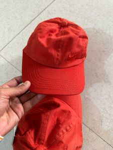 Caps