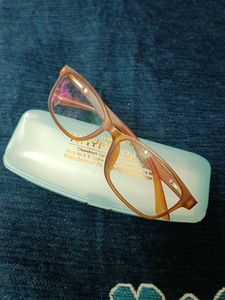 Unisex Frame With Glass