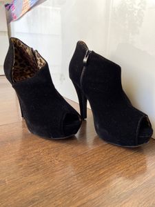 Final Pricedrop Black Suede Stelatoes