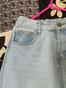Relaxed Fit Mid Rise Jeans
