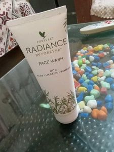 Forever Radiance Face Wash