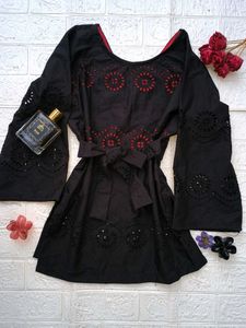 Cutout Emobroidery Fitted Kurti🖤
