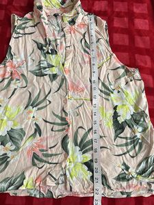 H&amp;M Floral Print Sleeveless Blouse