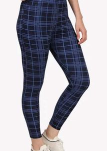 A Women Solid Dry-Fit Tights