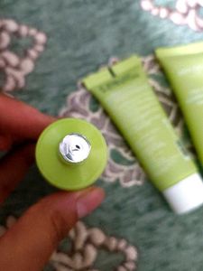 Dot &amp; Key Face Wash