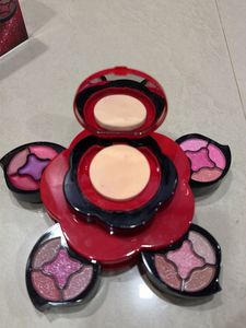 Makeup Kit - Eyeshadows, Blush