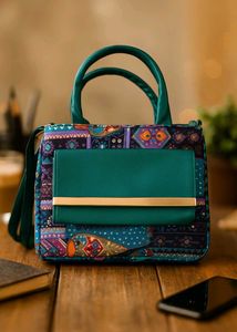 Chic Handbag With Sling