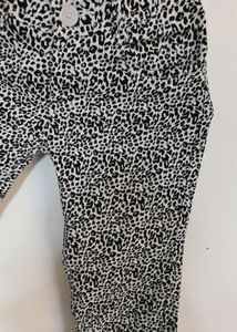 Black White Combination Jeans 👖 (Women&#39;s)