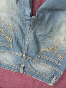 Jean&#39;s ( Almost New)
