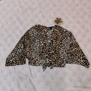 🐆 FOREVER 21Leopard Print Tie Top 🐆