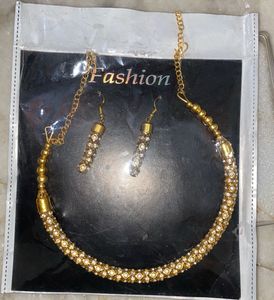 Golden Neckfit Necklace Set