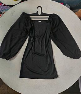 Black Bodycon Puffed Sleeves Dress