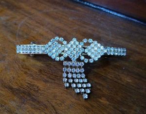 Dazzle Drop Back Hair Pin ~ Ruby 🤍