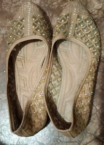 Embellished Juttis