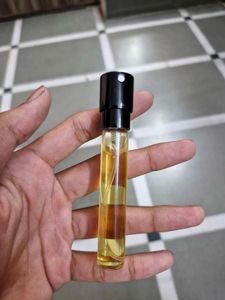 Decant/Sample Alhambra Woody Oud EDP 10ml