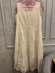 Chic Eyelet Sleeveless Midi Dress