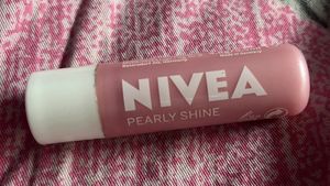 Nivea Pearly Shine Lip Balm