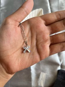 2 Bow Earrings And Chain