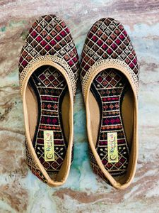 Embroidered Khussa Jutti