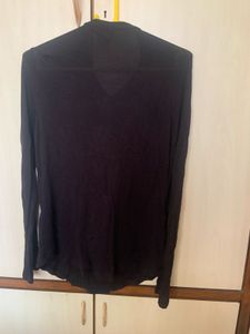 Levi’s Black Ruffled Neck Top