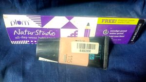 Plum Kajal And Maybelline Foundation Combo