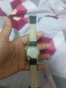Classic Gold &amp; Black Wristwatch